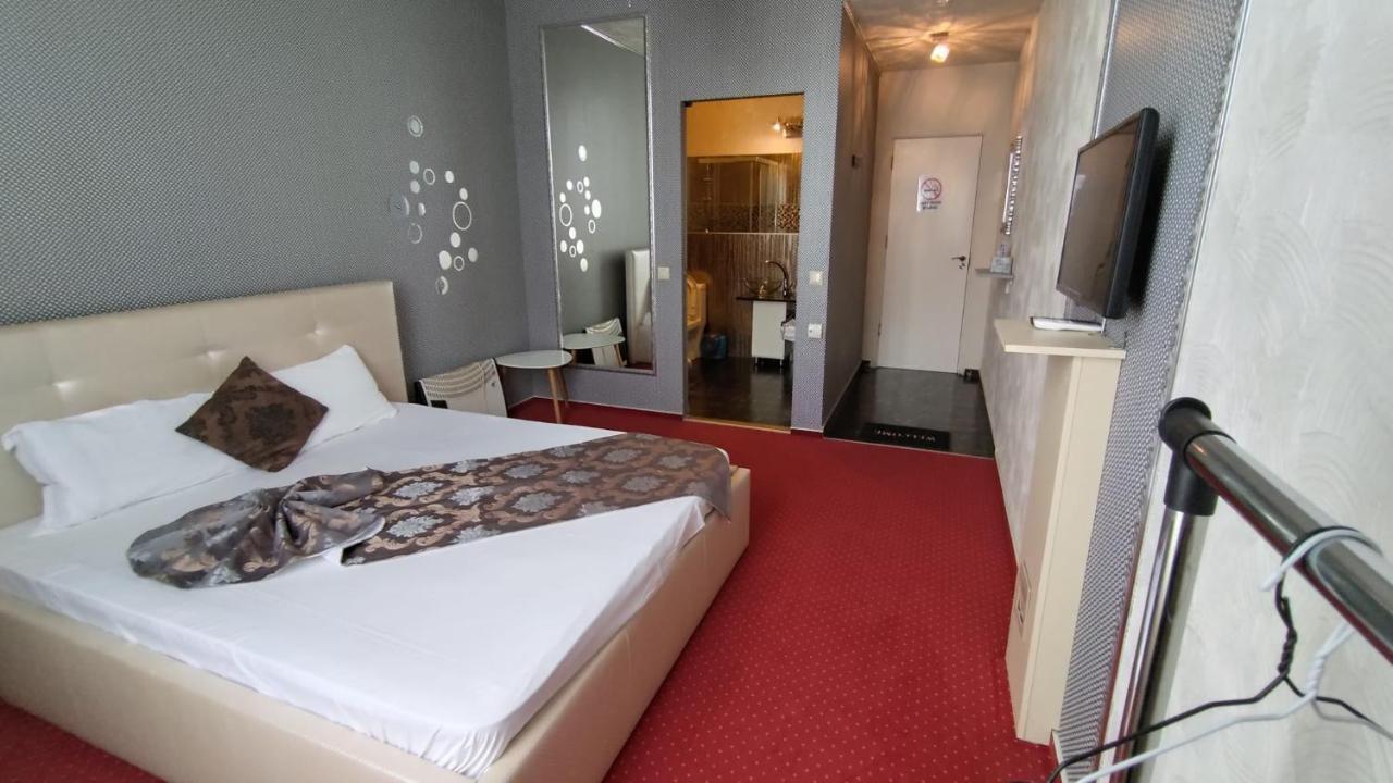 Militari Residence Hotel Chiajna ภายนอก รูปภาพ