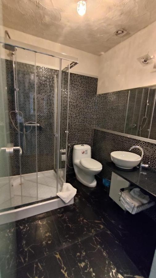 Militari Residence Hotel Chiajna ภายนอก รูปภาพ